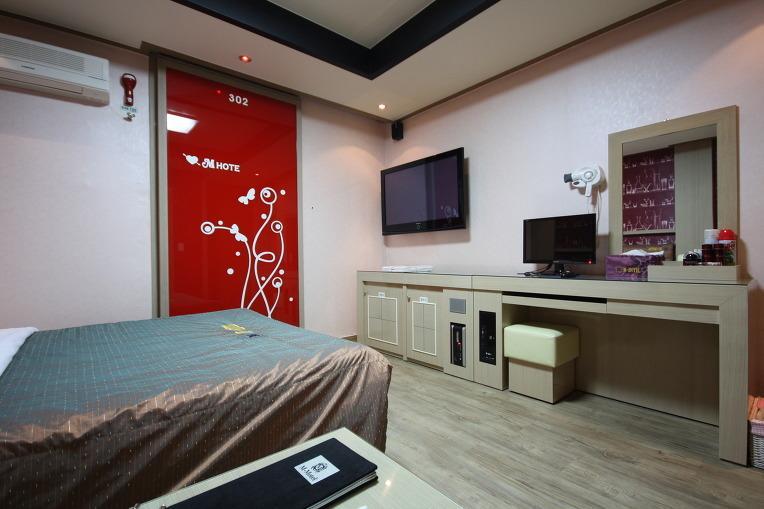 M Motel Songtan Pyeongtaek Rum bild